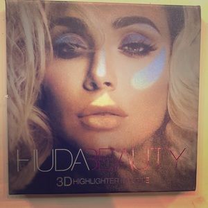Huda Beauty Highlight  Palette